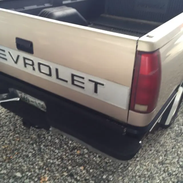 1993 chevrolet silverado regular cab long box beige and black 2wd g80 diff