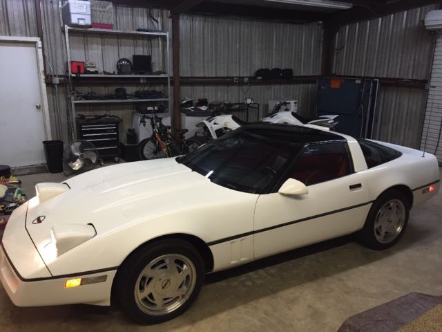 1989 white chevrolet corvette 5.7l v8