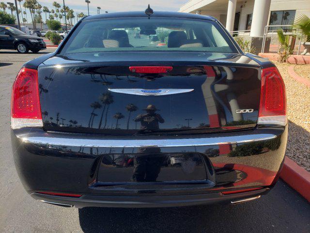 2018 chrysler 300 touring