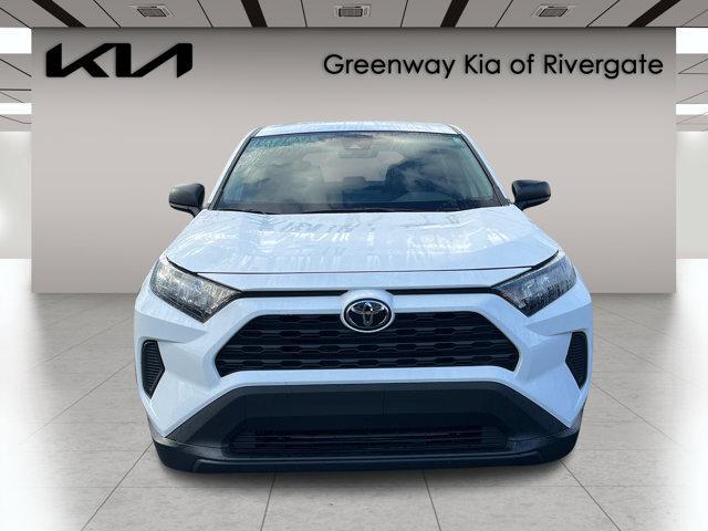 2022 toyota rav4 le