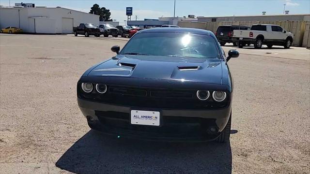 2023 dodge challenger sxt