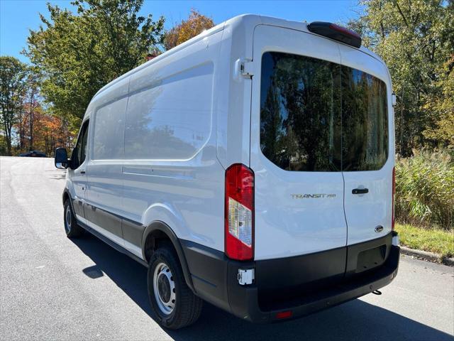 2023 ford transit-250 base