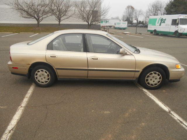 1994 honda accord lx sedan 4-door 2.2l automatic