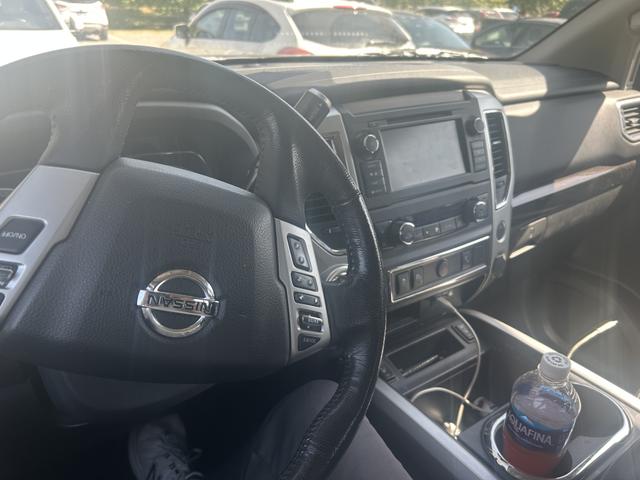 2019 nissan titan sv