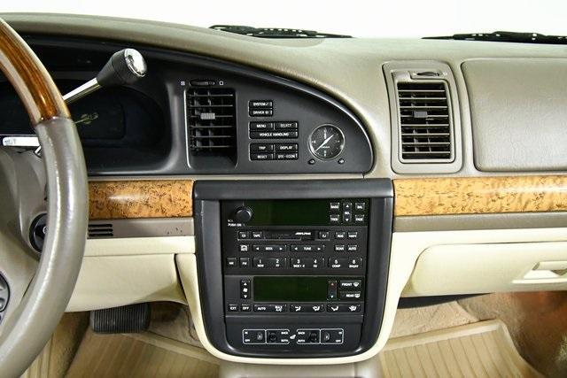 2001 lincoln continental base