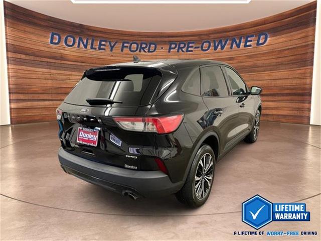 2021 ford escape se
