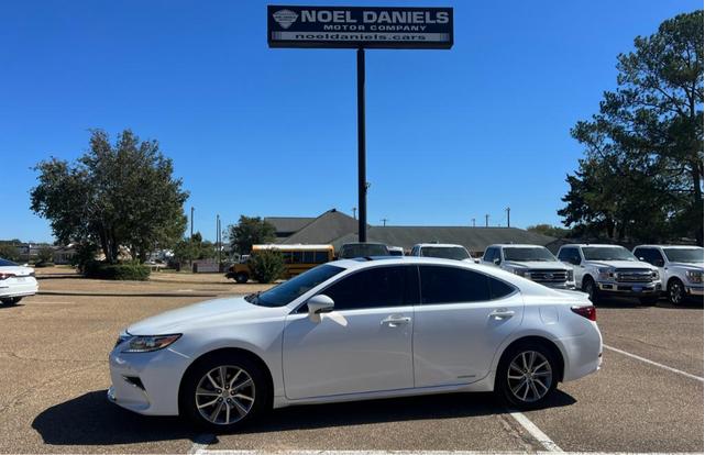 2016 lexus es 300h base