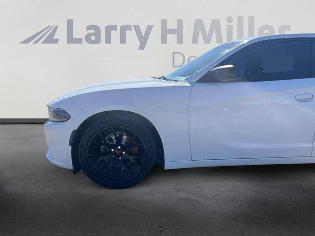 2015 dodge charger se