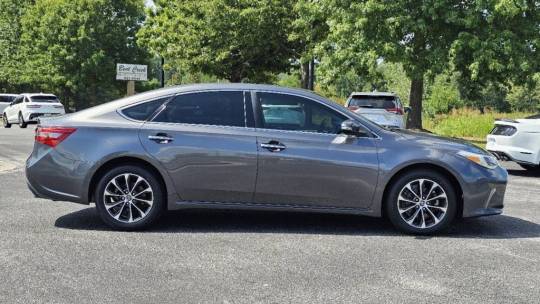 2016 Toyota Avalon xle plus