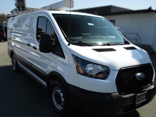 2022 ford transit-150 base
