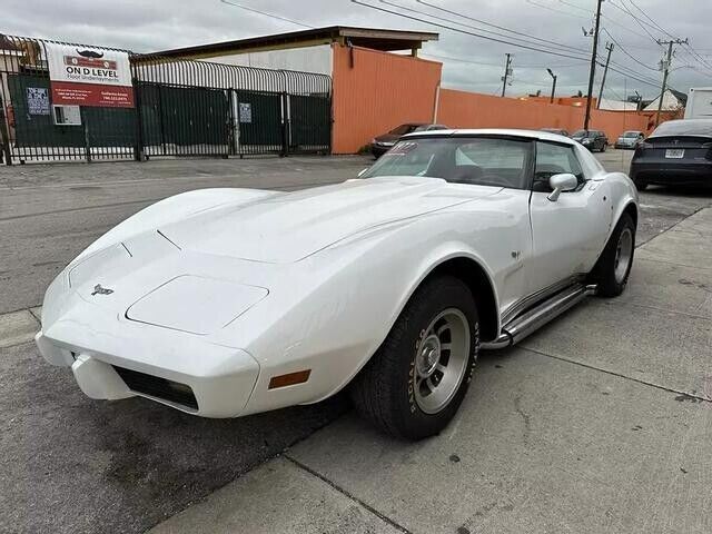 1977 chevrolet corvette, white with 95124 miles available now!