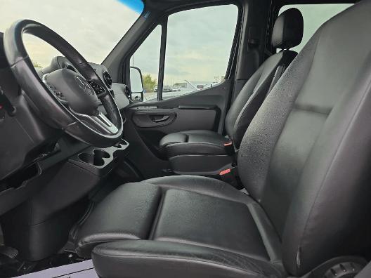 2021 mercedes-benz sprinter 1500 standard roof