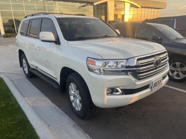 2018 toyota land cruiser base