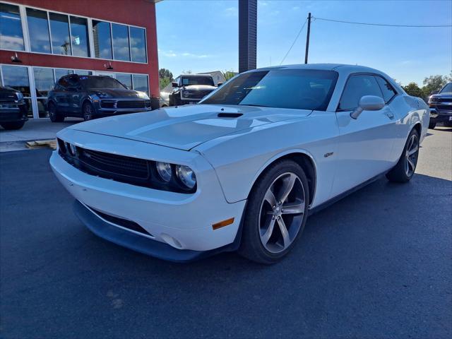 2014 dodge challenger sxt