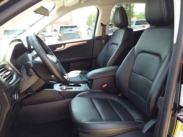 2022 ford escape sel