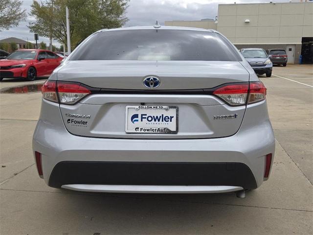 2022 toyota corolla hybrid le