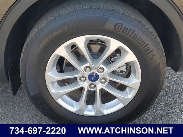 2022 ford escape se
