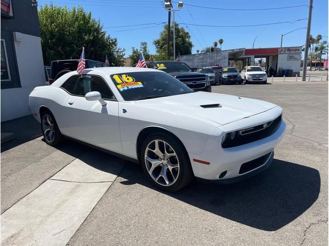 2016 dodge challenger sxt