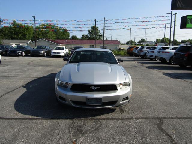 2010 ford mustang base