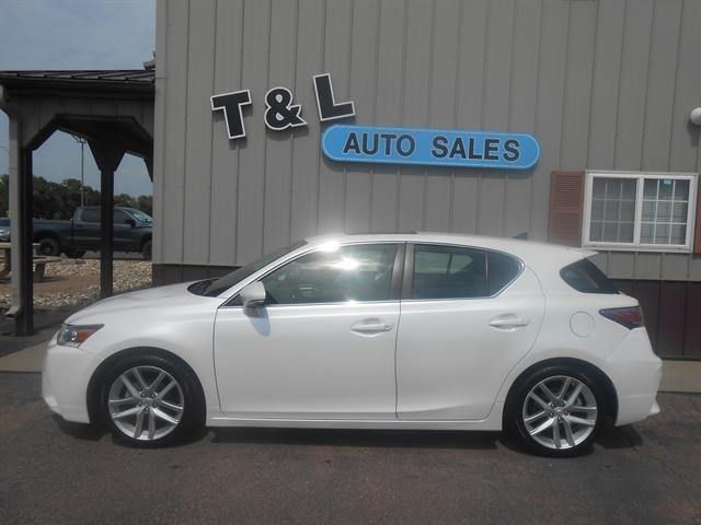 2017 lexus ct 200h base