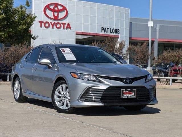 2022 toyota camry le
