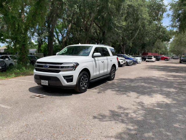 2022 ford expedition xlt