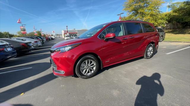 2021 toyota sienna xle 8 passenger