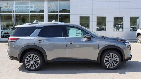 2024 Nissan Pathfinder sl