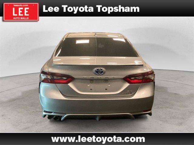 2021 toyota camry hybrid se