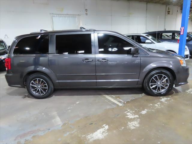 2017 dodge grand caravan sxt