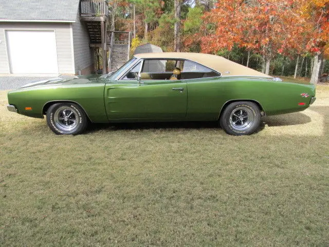 1969 dodge charger true rt/ se track pack 440 4-speed car