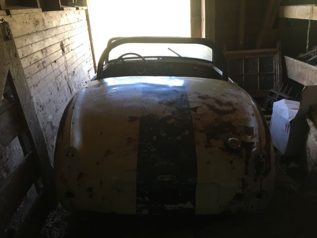 1960 austin healey bugeye sprite & 1967 mg midget parts car no reserve