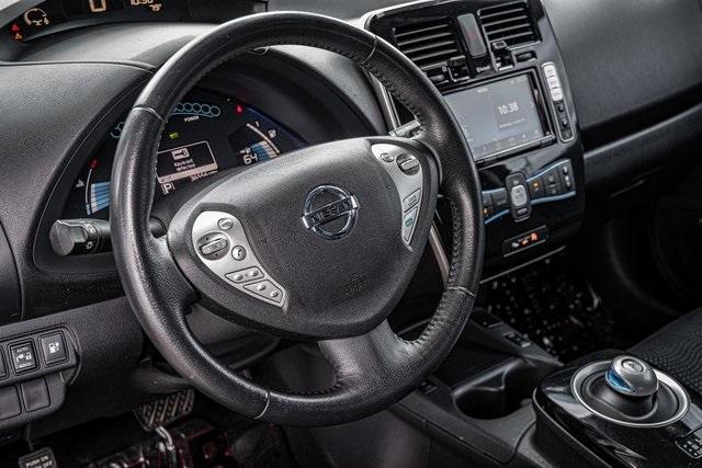 2016 nissan leaf sv