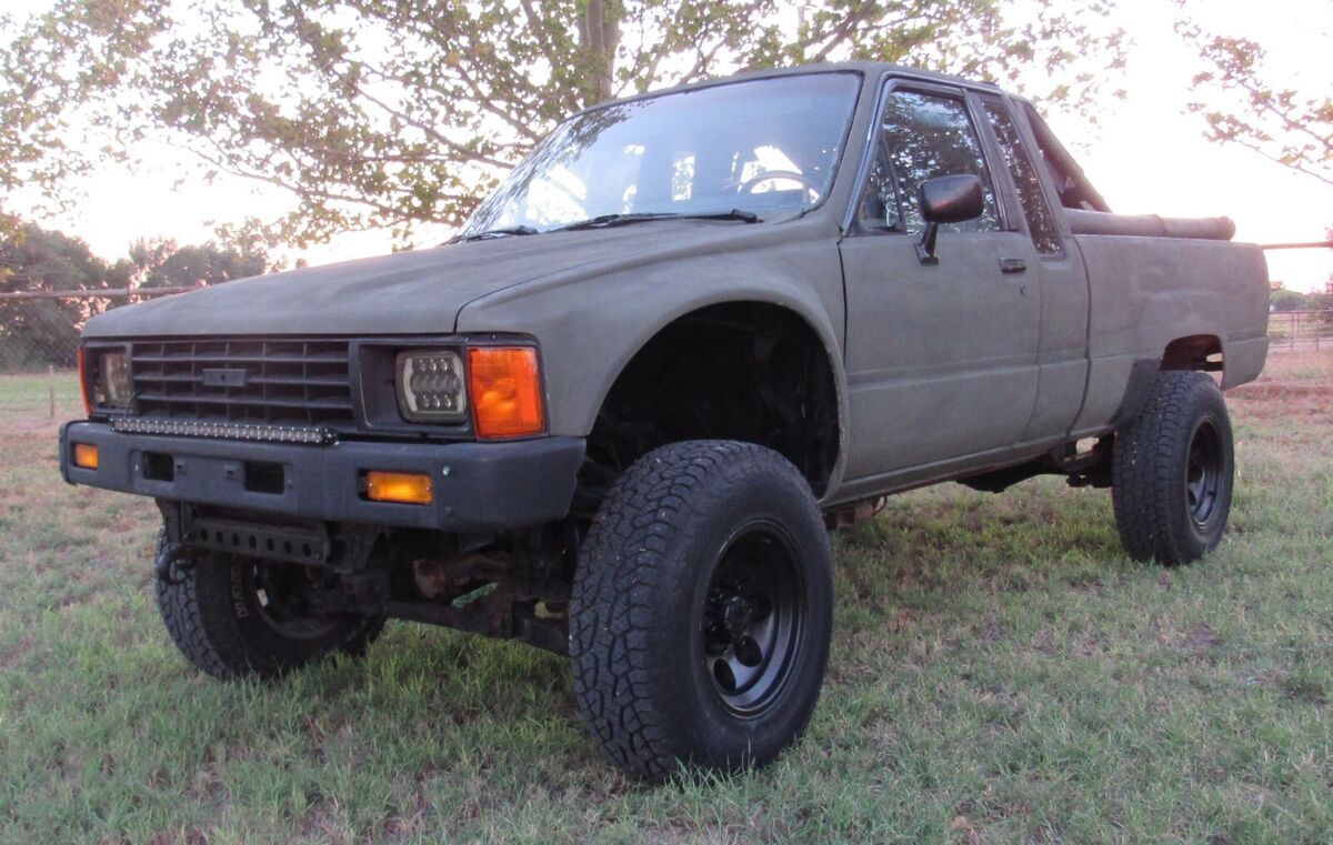 1986 toyota pickup 4x4 sr5 extra cab 22re 5 speed l@@k!!