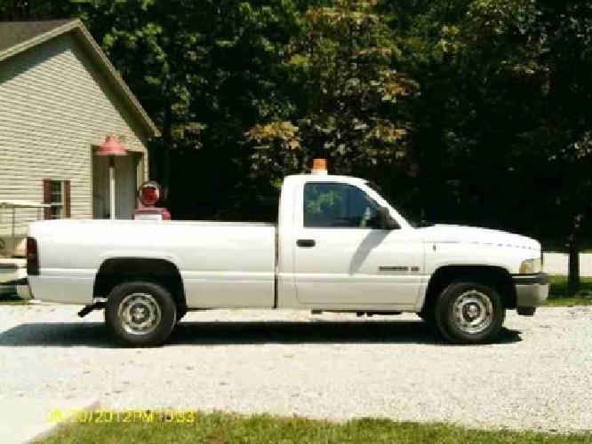 1999 dodge ram 1500 2dr reg cab 119 wb in new oxford, pa