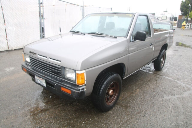 1986 nissan truck 4 cylinder 2.4l automatic no reserve