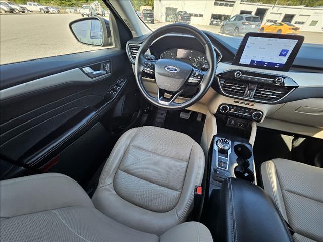 2022 ford escape sel
