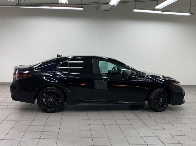 2022 toyota camry se