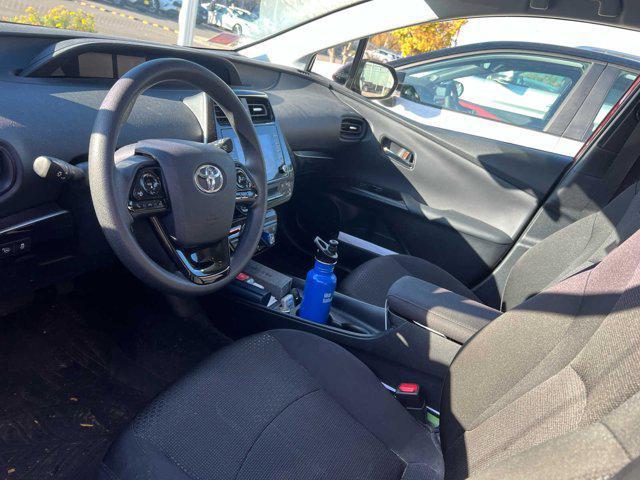 2020 toyota prius le