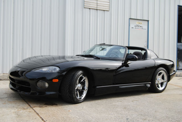 black 6 speed viper srt10 chrome wheels under 24k miles ghost flames on hood