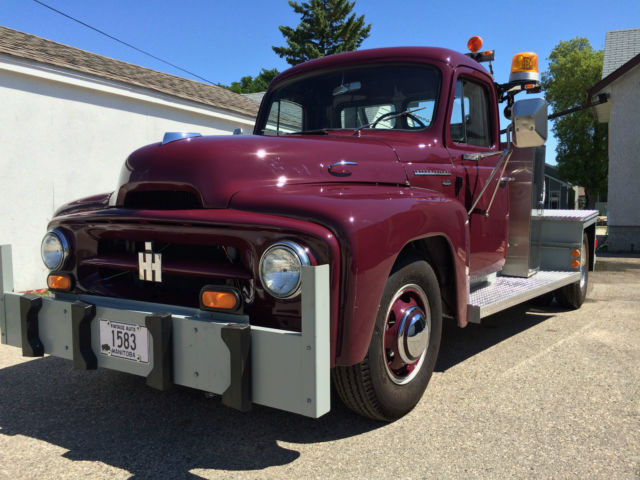 1953 ih series r120 3/4 ton tow truck - fully restored - silver diamond six