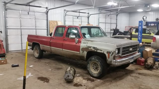 1976 chevrolet crew cab 3+3 4x4, fuel injected 350 700r4 trans. runs and drives