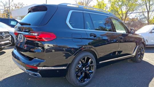 2022 BMW X7