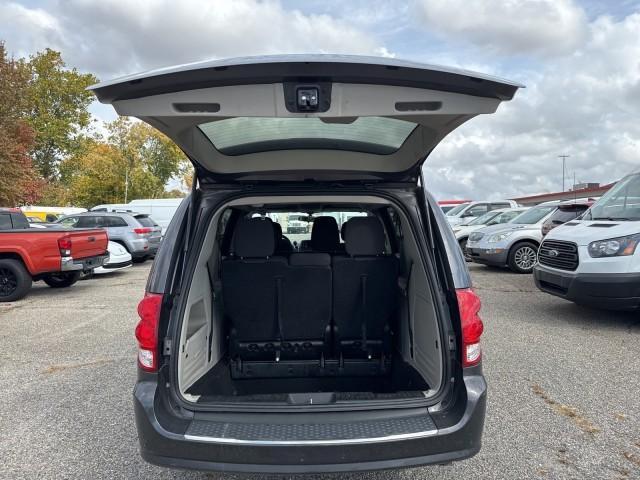 2018 dodge grand caravan se