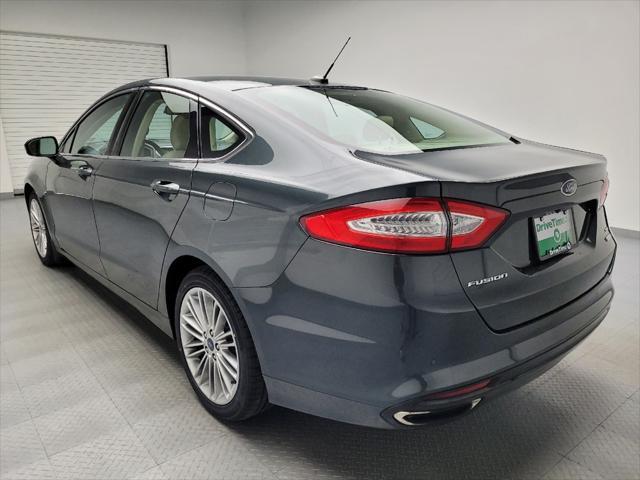 2016 ford fusion se