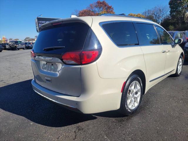 2017 chrysler pacifica touring-l plus