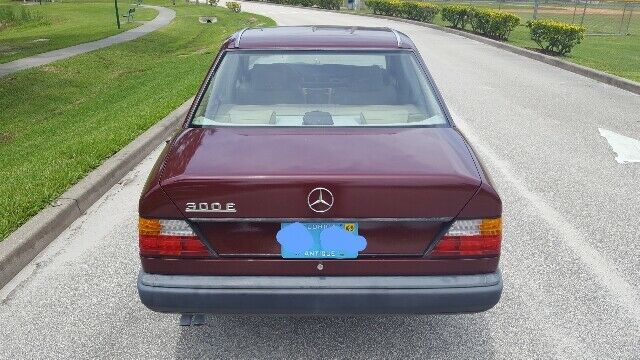 1988 mercedes-benz 300e, low miles, new paint