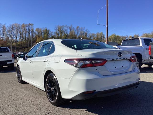 2024 toyota camry le