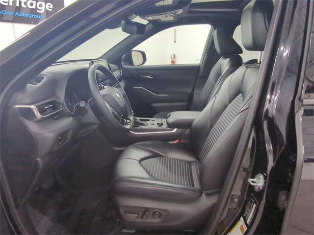 2021 toyota highlander xse