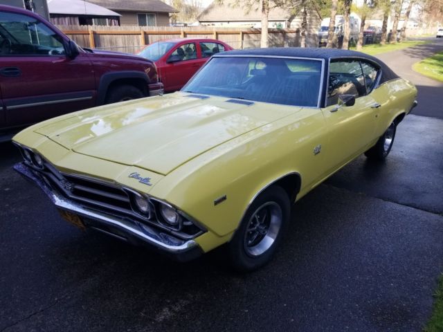 rare 13437 300 deluxe code 76 daytona yellow car